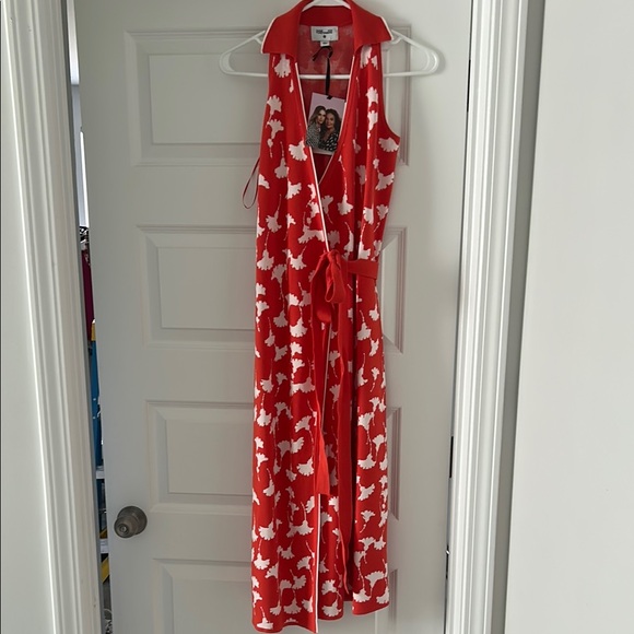 Diane Von Furstenberg Dresses & Skirts - Target X Diane Von Furstenberg Orange and White Sleeveless Wrap Dress